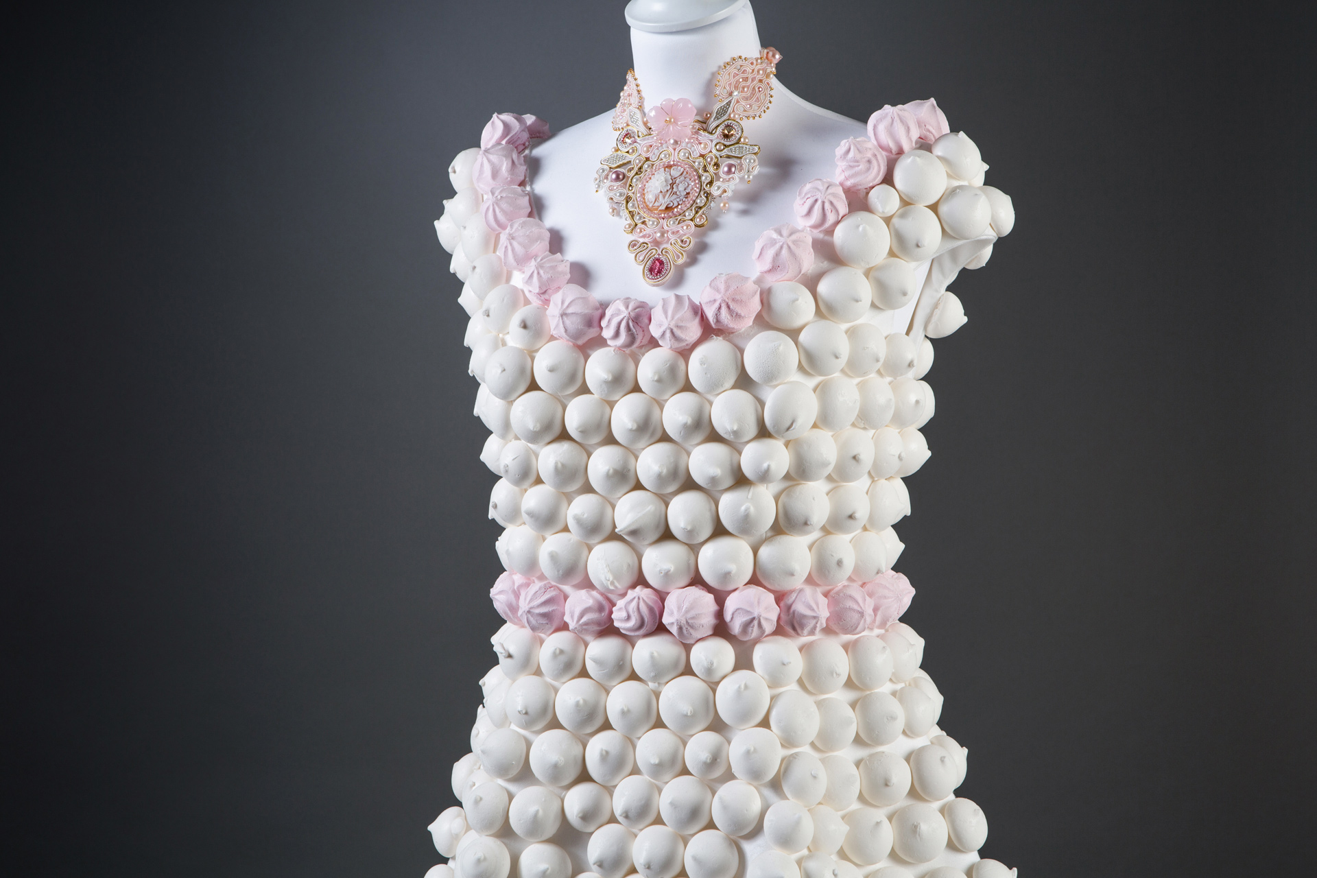 La Meringata, fashioned with real meringues, by Matthan Gori
